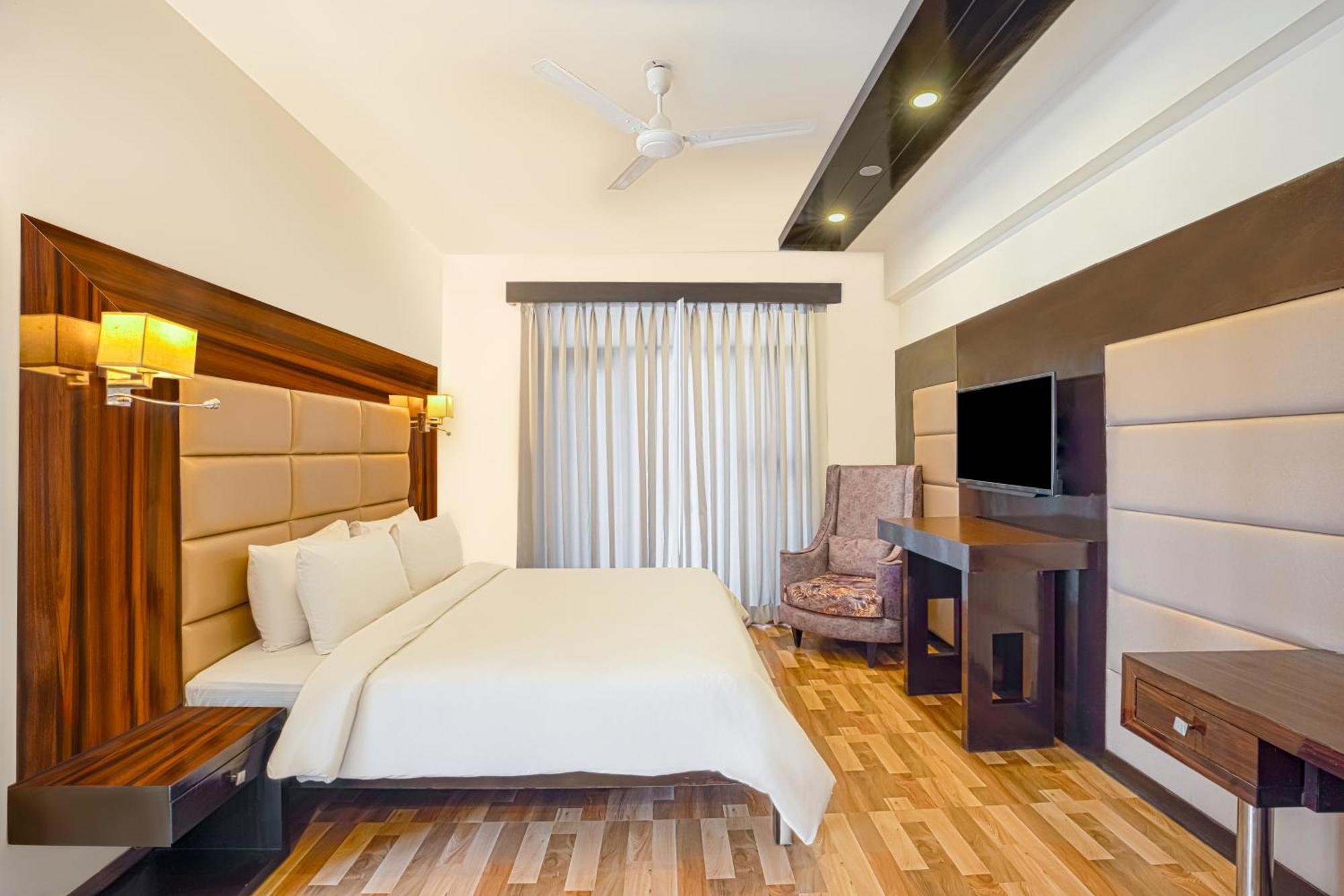 Country Inn Goa Varca Beach - 2 Minutes Walk To The Beach Eksteriør bilde